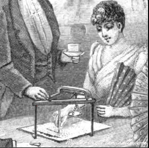 1891, E.I.Horsman introduced a new automatic writing device similar to the planchette, which the company called Daestu.